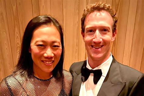 Mark Zuckerberg, Wife Priscilla Chan Celebrate New Year’s