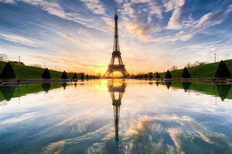 Sunrise on Eiffel Tower Mirrored | Eiffel tower, Paris eiffel tower, Tower