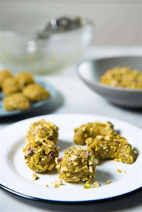 Quick and Easy Italian Pistachio Cookies - The Flavor Bender