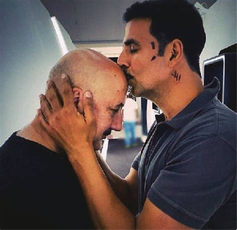 Anupam Kher celebrates his 20th film with Akshay Kumar