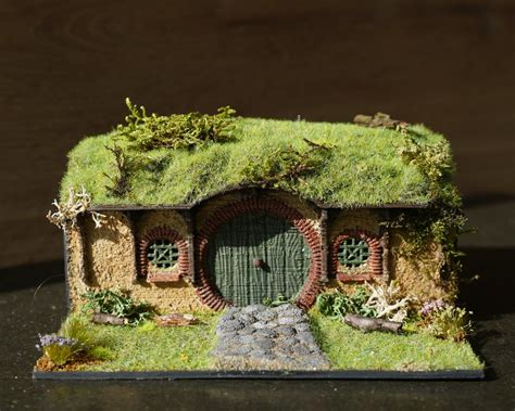 fantasy hobbit hole book nook | The hobbit, Hobbit hole, Holes book