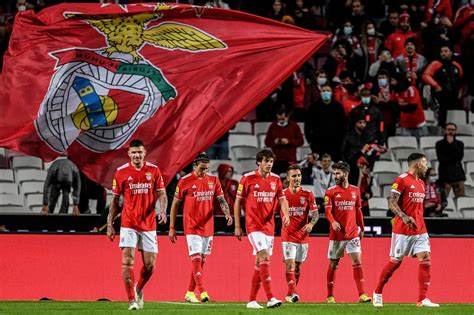 John Textor to Seek Portugal Football Alternative if Benfica Talks Fail ...