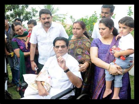 Jagathy Sreekumar faces the media after accident - Pictures - Filmibeat