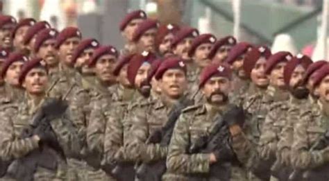 Indian Army's Parachute Regiment dons new combat uniform during Republic Day 2022 parade - Watch ...