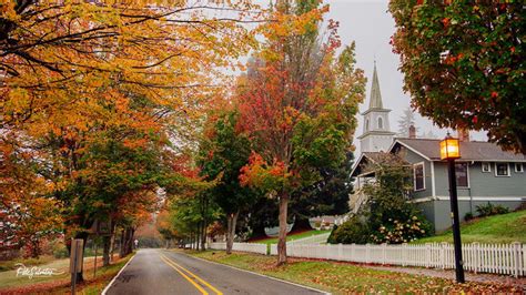 { }Northwest shows off its brilliant Autumn colors (Photo: Pete Saloutos)