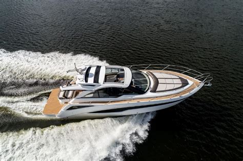 Top 5 Motor Yachts Under 50 Feet - YachtWorld