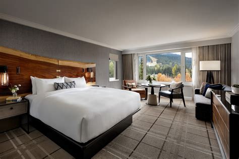 Deluxe Slopeside View Room - Fairmont Chateau Whistler