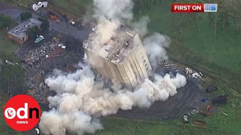 A giant building implosion in Australia goes wrong - YouTube