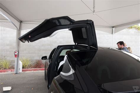 Tesla Model X falcon doors launch