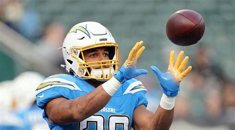 Austin Ekeler contract: Agrees to four-year extension with Chargers ...