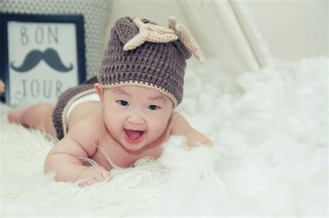 What are the best fabrics for wholesale baby clothes? - Buzzy Tricks