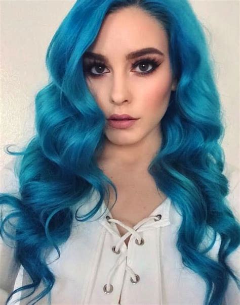 Blue and Turquoise hair color and lovely wavy hairstyle. Model: Lauren ...