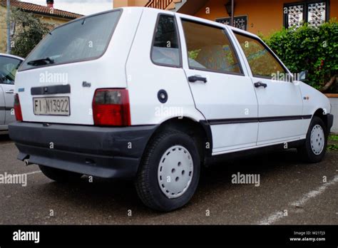 Fiat uno white hi-res stock photography and images - Alamy