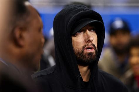 Eminem Filps Off 49ers Fans During Lions Game, Gives Hometown Team Props