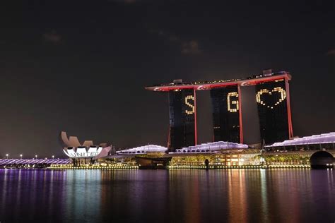 Marina Bay Sands launches new nightly light show in support of #SGUnited