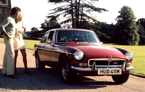 MGB - Is this the most practical classic car in the world? - Patina's Picks