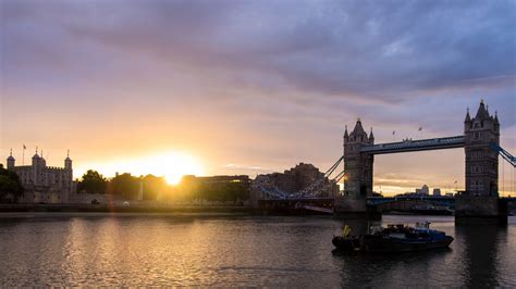 Atmospheric photos of London sunrises - TfL and Time Out London