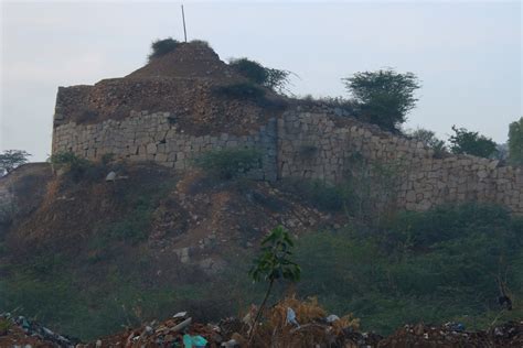 Journeys across Karnataka: Penukonda fort ruins