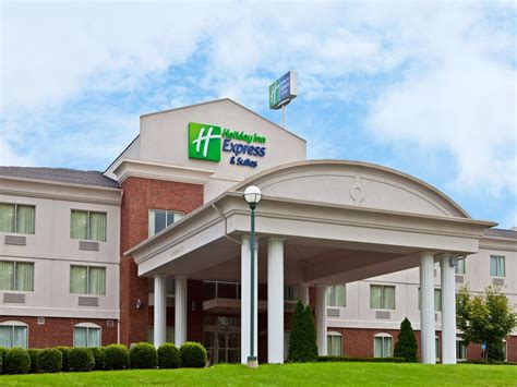 Holiday Inn Express & Suites Elizabethtown Hotel by IHG