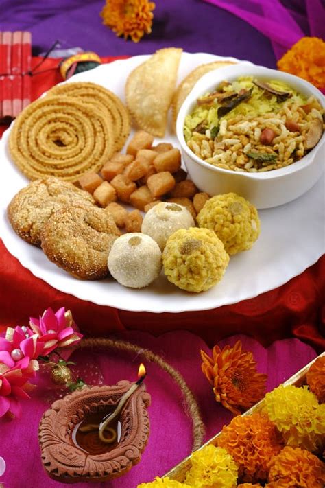 Diwali Snacks Diwali Faral, Diwali Special Sweet and Salty Snacks ...