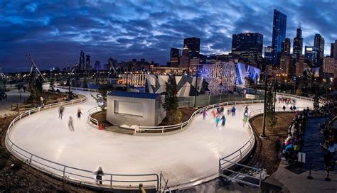 The Real Chicago – Chicago Insider Sheena Lawrick on ice skating at the Maggie Daley ribbon ...