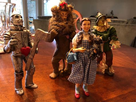 Wizard of Oz Figurines: Dorothy, Scarecrow, Tin Man, Cowardly Lion ...