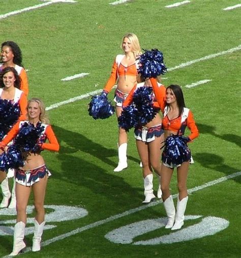 Denver Broncos Cheerleaders (73 pics)