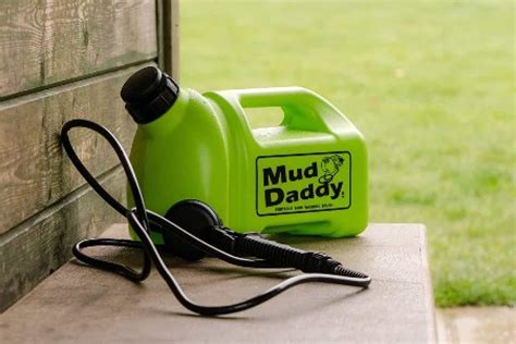 5 Best Portable Dog Showers [Top Recommendations in 2021]