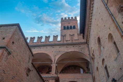 Piazza Maggiore In The Historic Center Of Bologna Photo Background And ...