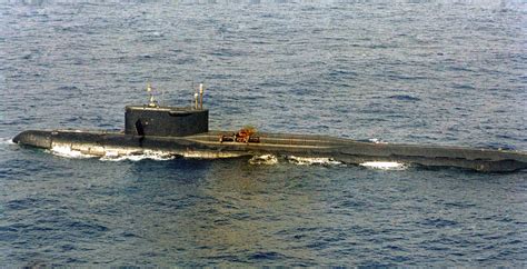 Soviet nuclear submarine carrying nuclear weapons sank north of Bermuda ...