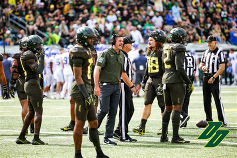 Oregon Ducks vs. BYU Cougars Photo Gallery - Sports Illustrated Oregon ...