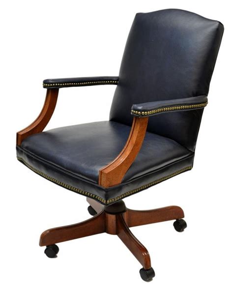 259: FINE BLUE LEATHER & BRASS TACK SWIVEL OFFICE CHAIR : Lot 259