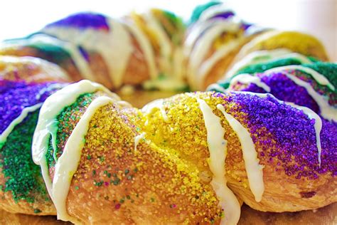 How To Celebrate Mardi Gras At Work If You're Stuck In The Office On ...