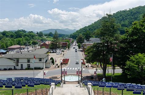 Waynesville NC Map of 30+ Attractions (+ Surrounding Areas)