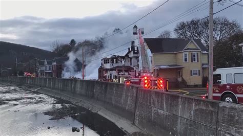 Hornell fire engulfs multiple homes - YouTube