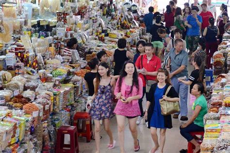 Busy Han Market - Vietnam Vacation