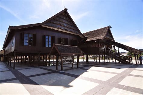 Rumah Adat Makassar - Daeng Celebes