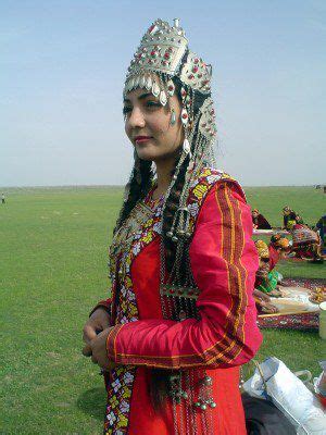 Traditional Clothing of Turkmenistan | Traditional outfits, Traditional ...