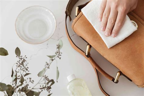 How to Wash Leather Purses