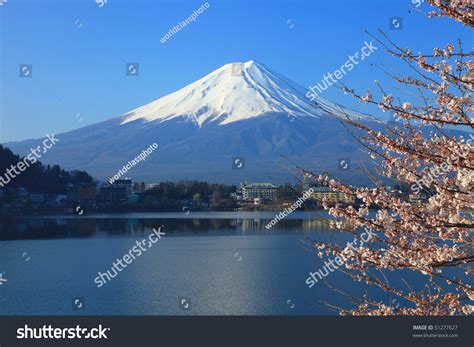 Mount Fuji Lake Kawaguchi Japan Stock Photo 51277627 | Shutterstock