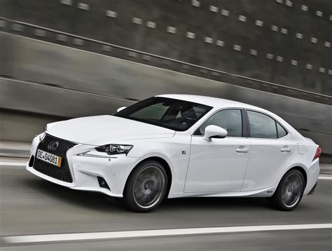 Lexus IS 300h Photos and Specs. Photo: Lexus IS 300h reviews and 29 ...