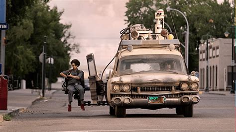 ECTO-1 License Plate on Ambulance car driven by Trevor (Finn Wolfhard) in Ghostbusters ...