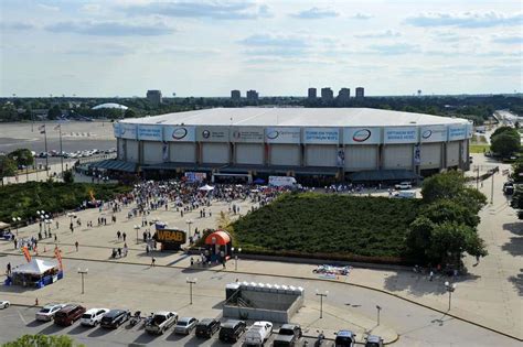 Nassau Veterans Memorial Coliseum: History, Capacity, Events & Significance