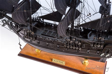 Pirates of The Caribbean Black Pearl Ship Model Seacraft Gallery