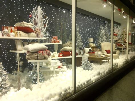 100+ Winter Window Displays, Ideas & Designs | Zen Merchandiser