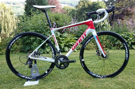 New 2015 Giant Defy endurance bike released - Canadian Cycling Magazine