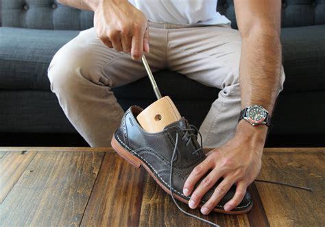 Shoemaker Advice: How To Stretch Too-Tight Leather Shoes - 101CleaningTips.net