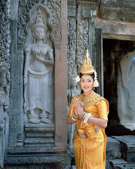 "Traditional Cambodian Apsara Dancer, Temples Of Angkor Wat, Siem Reap ...