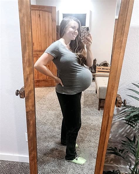 Duggar Sisters' Baby Bump Pics: Jessa, Abbie and More