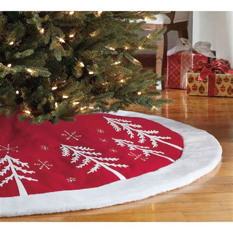 Decorative 66" (1.68 m) Christmas Tree Skirt in Red | Cos...